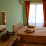 Royal Sun Aparthotel 2*