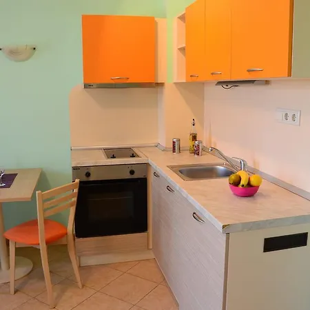 Ξενοδοχείο με διαμερίσματα Royal Sun 2*