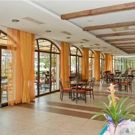 Апартхотел Royal Sun Слънчев бряг