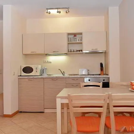 Royal Sun Aparthotel 2*